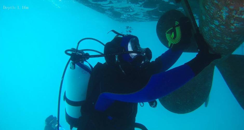 Underwater Ultrasonic Thickness Measuring and its Application in Maritime Maintenance